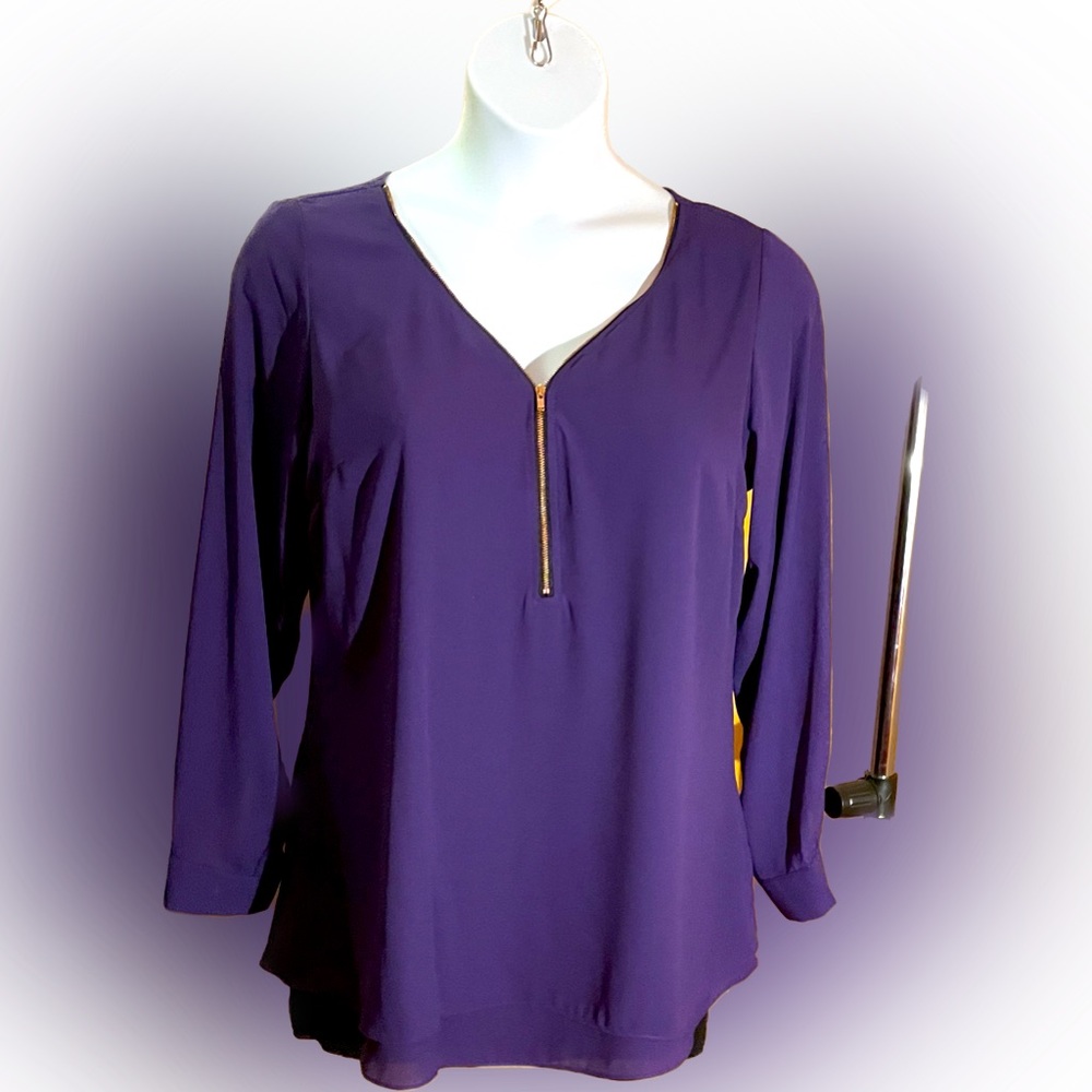 City Chic Top, size 14, where it tucked in or out